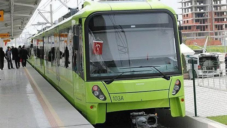 Bursa’da Metro Hattına Yıldırım Düştü