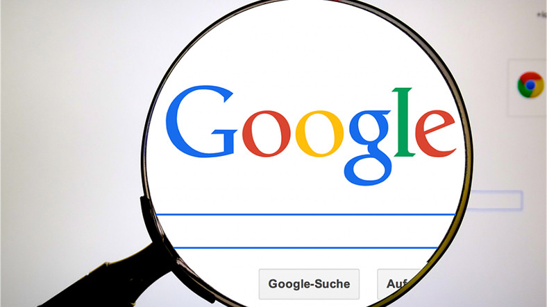 Google'ın Büyüteç Simgeli Arama Butonu Değişiyor