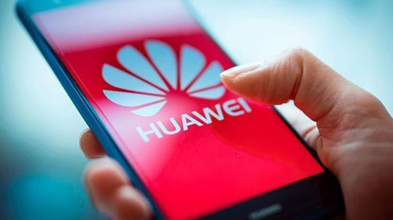 Huawei Kilit Ekranında Reklam Gösterilmeye Başlandı