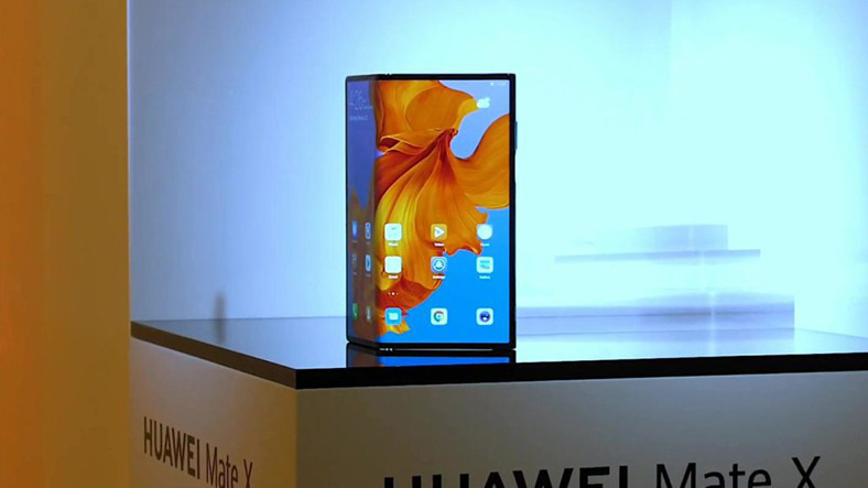 Huawei'nin Katlanabilir Telefonu Mate X, 3C Sertifikası Aldı