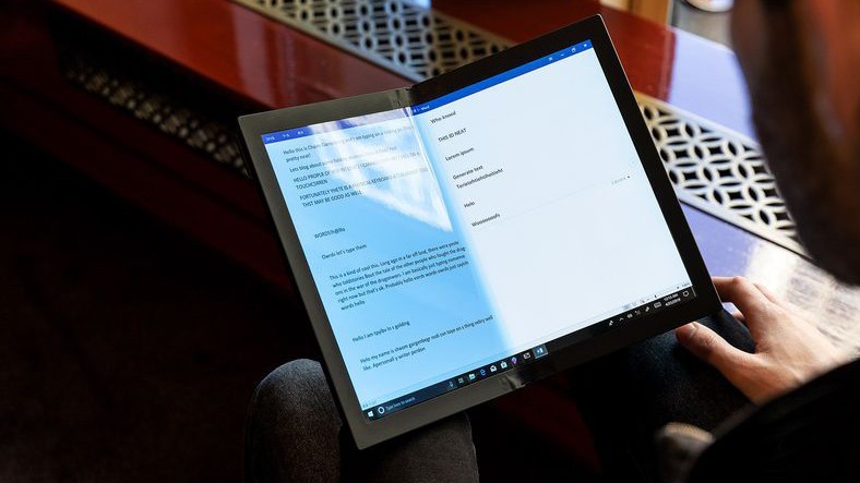 Lenovo'nun İlk Katlanabilir Dizüstü Bilgisayarı