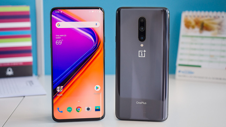 OnePlus 7 Pro, Samsung Galaxy S10+'a Çin'de Fark Attı