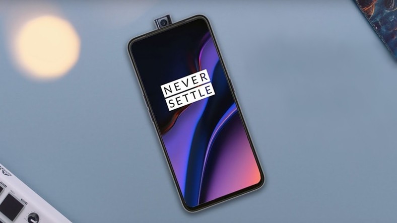 OnePlus 7 Pro, Süper Akıcı Bir Ekrana Sahip Olacak