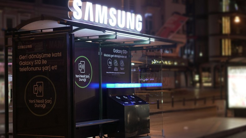 Samsung - İstanbul Kadıköy ve Beşiktaş Şarj Durakları