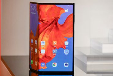 Huawei Mate X'in YakındaTanıtılacağını Gösteren Poster