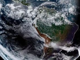 Tam Güneş Tutulmasının Büyüleyici Yansıması (Video)